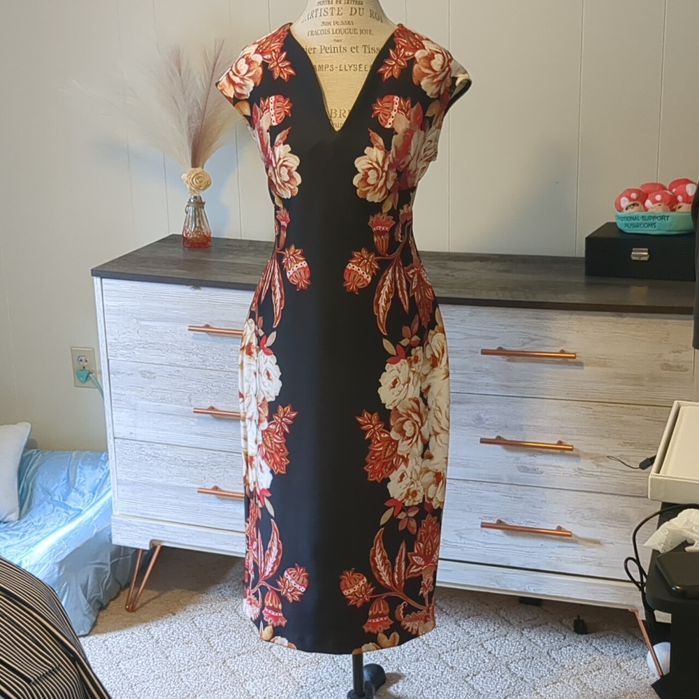 Floral Dress - Picture 2 of 4